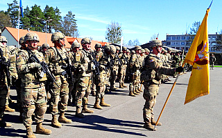 Kolejni żołnierze NATO przejęli obowiązki w bazie na Mazurach. W Polsce pozostaną przez 6 miesięcy